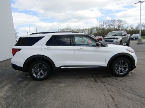 Used 2025 Ford Explorer Active w/ Active Comfort Package AWD/4WD image 7