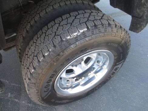 Used 2024 RAM 3500 Tradesman w/ Chrome Appearance Group AWD/4WD image 15