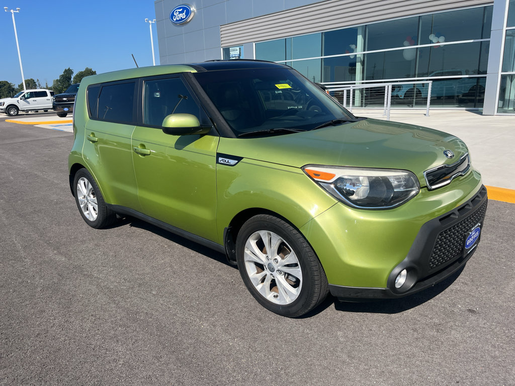 Used 2015 Kia Soul + w/ Primo Package FWD image 3