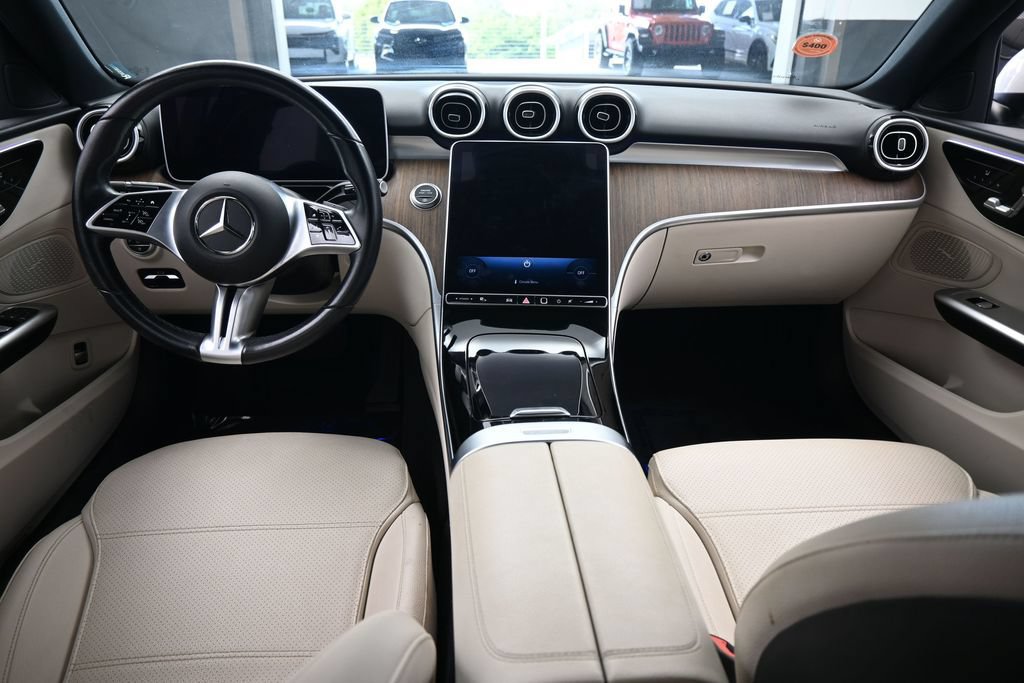 Used 2025 Mercedes-Benz C 300 Sedan image 40