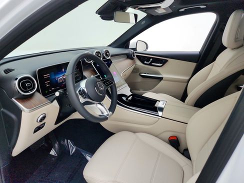 New 2026 Mercedes-Benz GLC 300 image 16