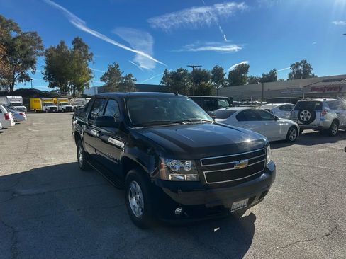 Used 2007 Chevrolet Avalanche LT image 2