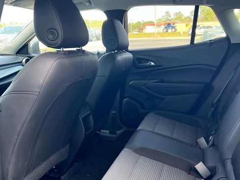 Used 2025 Chevrolet Trax LT FWD image 24
