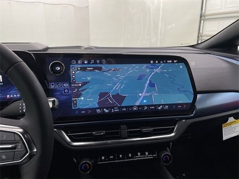 New 2026 Chevrolet Equinox EV LT image 28