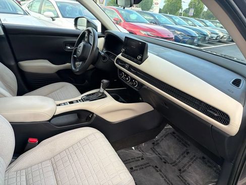 Used 2023 Honda HR-V LX image 10
