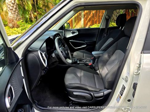 Used 2021 Kia Soul LX FWD image 17