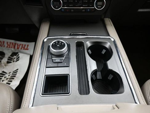 Used 2021 Ford Expedition XLT RWD image 4