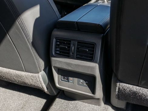 Used 2023 Nissan Rogue SL w/ SL Premium Package FWD image 25