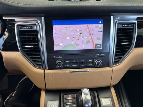 Used 2018 Porsche Macan S image 13