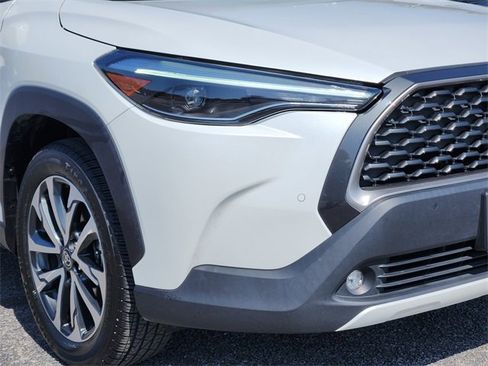 Certified 2022 Toyota Corolla Cross XLE w/ Convenience Package image 7