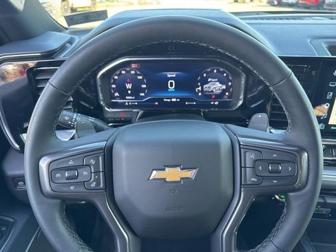 Used 2025 Chevrolet Silverado 1500 High Country w/ Technology Package AWD/4WD image 17