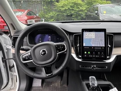 Used 2025 Volvo XC90 B6 Plus w/ Protection Package Premier AWD/4WD image 7