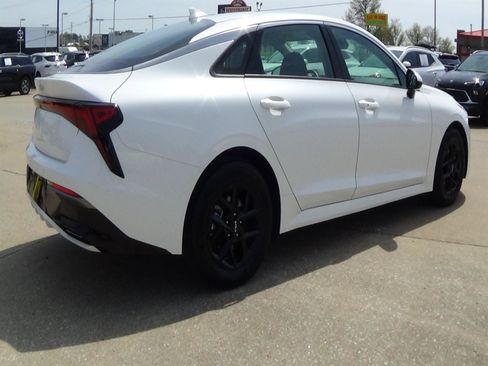 Used 2025 Kia K5 LXS FWD image 6