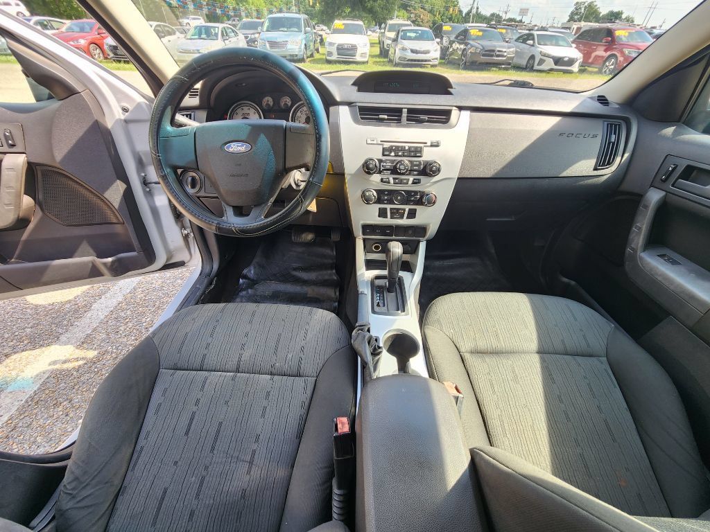 Used 2008 Ford Focus SE FWD image 9
