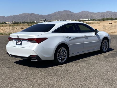 Used 2020 Toyota Avalon Limited w/ Advanced Safety Package FWD image 3