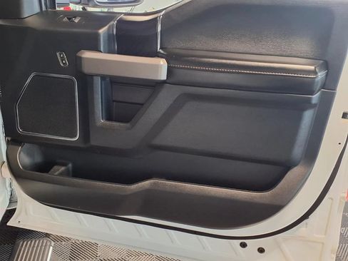 Used 2019 Ford F150 Platinum w/ Equipment Group 701A Luxury AWD/4WD image 11