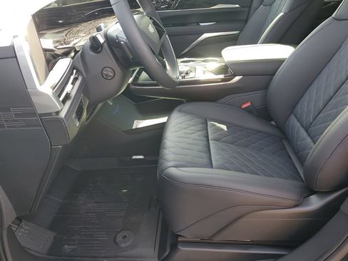New 2026 Cadillac Escalade IQL Luxury w/ LPO, Floor Liner Package AWD/4WD image 37