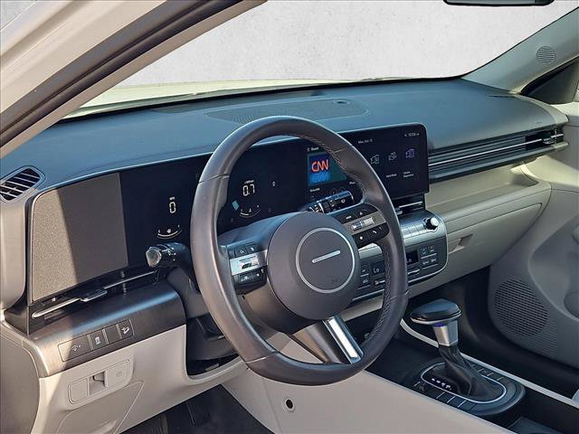 Used 2025 Hyundai Kona SEL FWD image 10