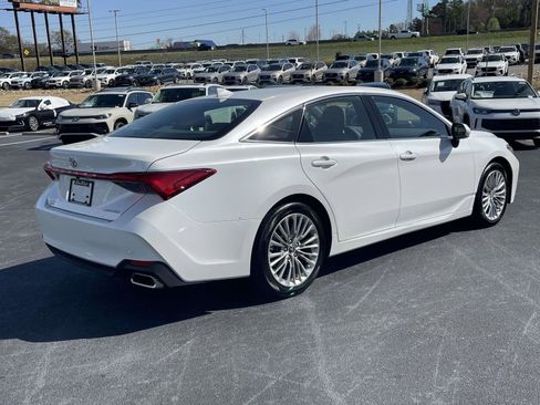Used 2019 Toyota Avalon Limited w/ Advanced Safety Package image 6