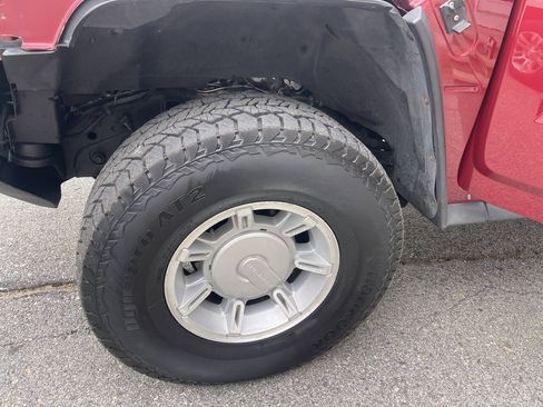 Used 2003 HUMMER H2 w/ Preferred Equipment Group AWD/4WD image 32