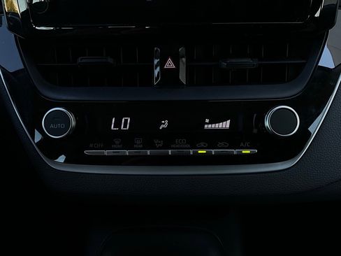 Used 2025 Toyota Corolla LE image 24