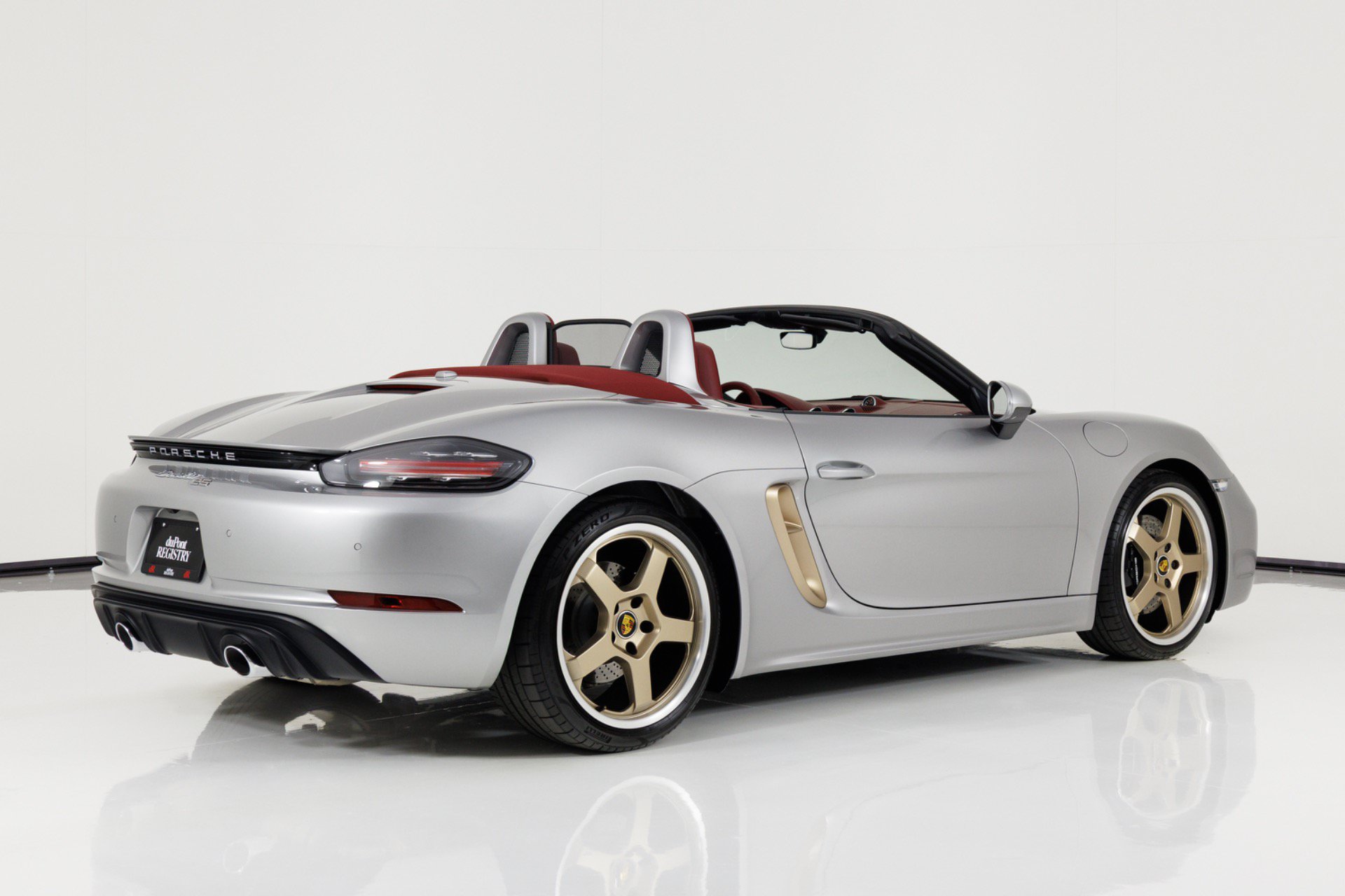 Used 2021 Porsche 718 Boxster RWD image 3