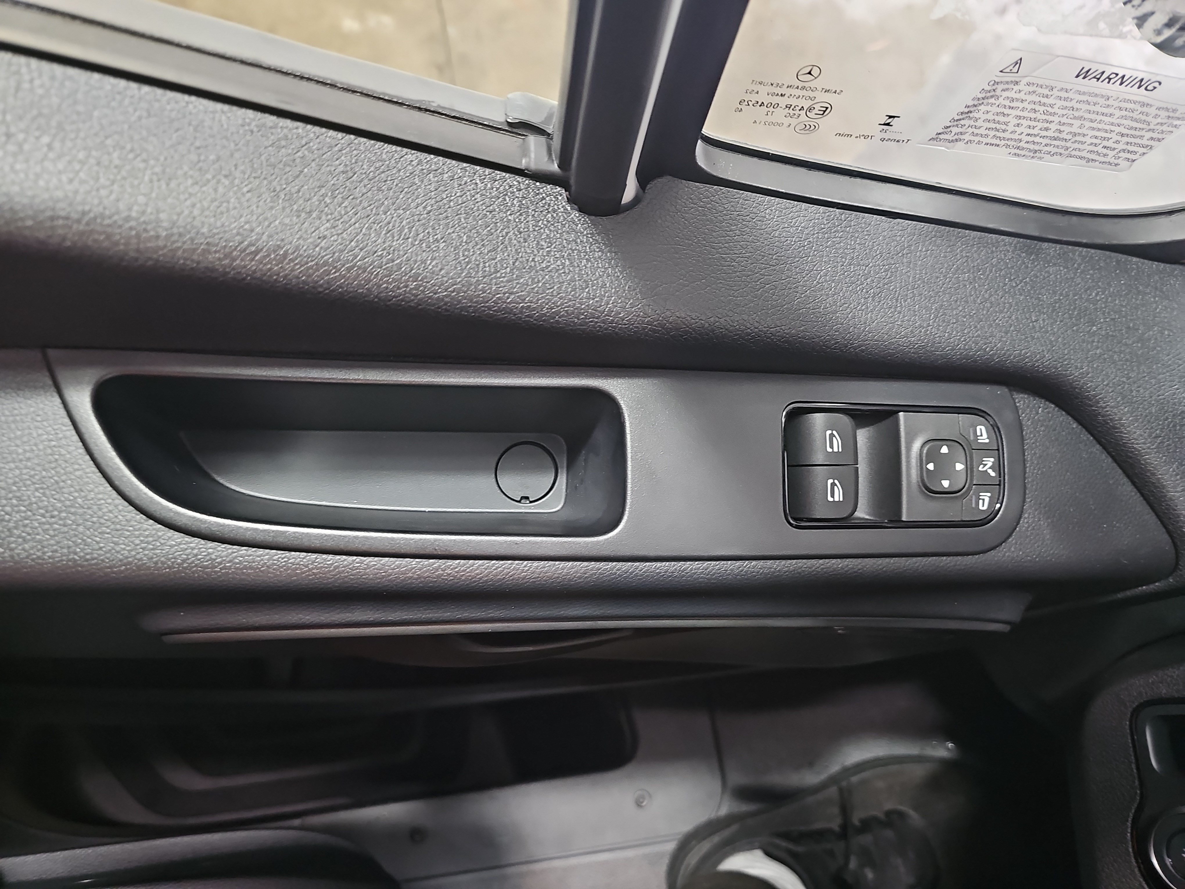 New 2025 Mercedes-Benz eSprinter 170 Cargo image 25