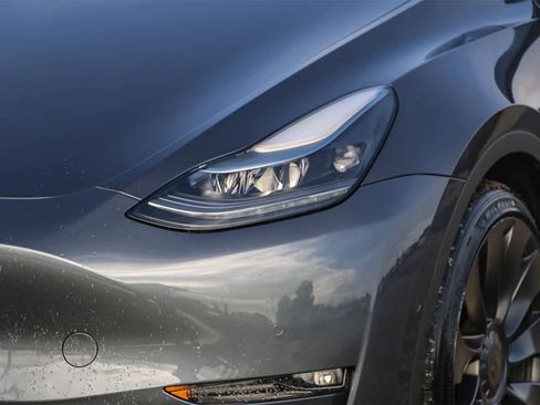 Used 2022 Tesla Model Y Performance image 7