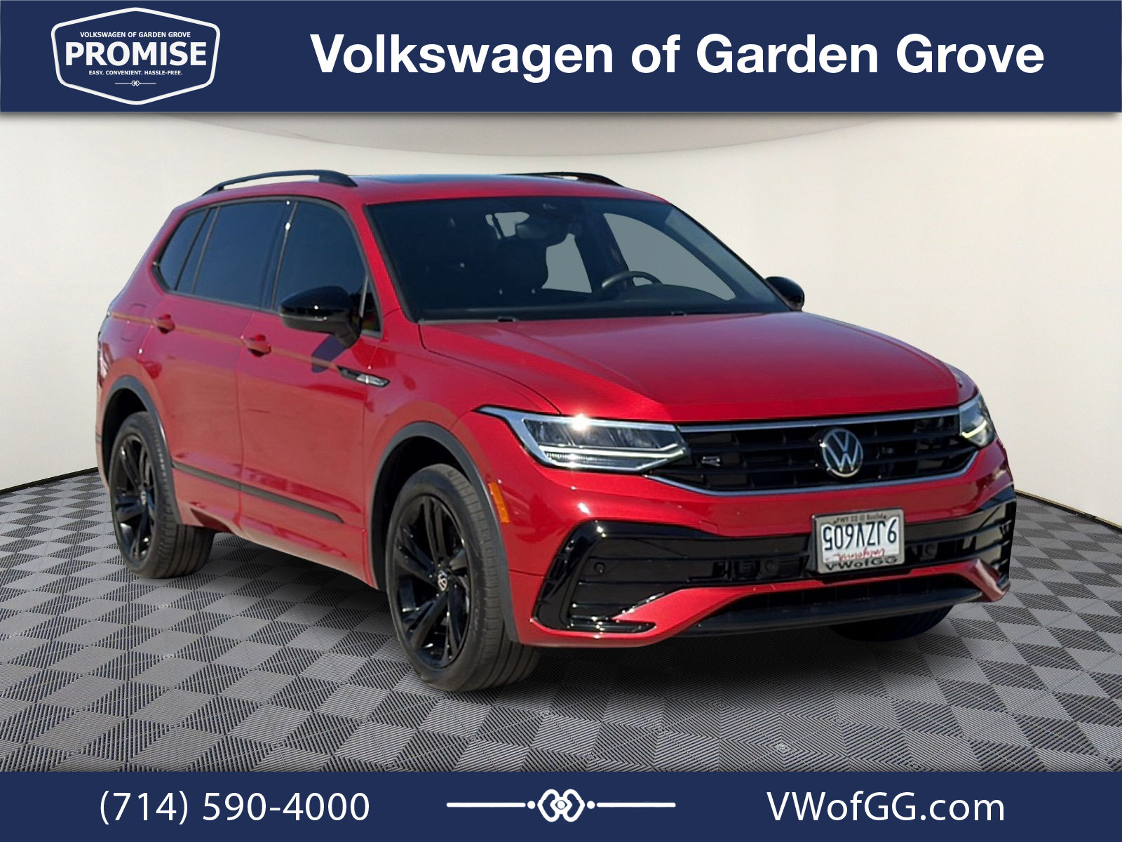 Used 2024 Volkswagen Tiguan SE R-Line FWD image 2