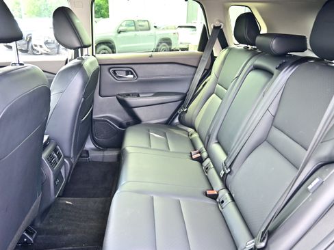 Certified 2023 Nissan Rogue SV w/ SV Premium B Package AWD/4WD image 14