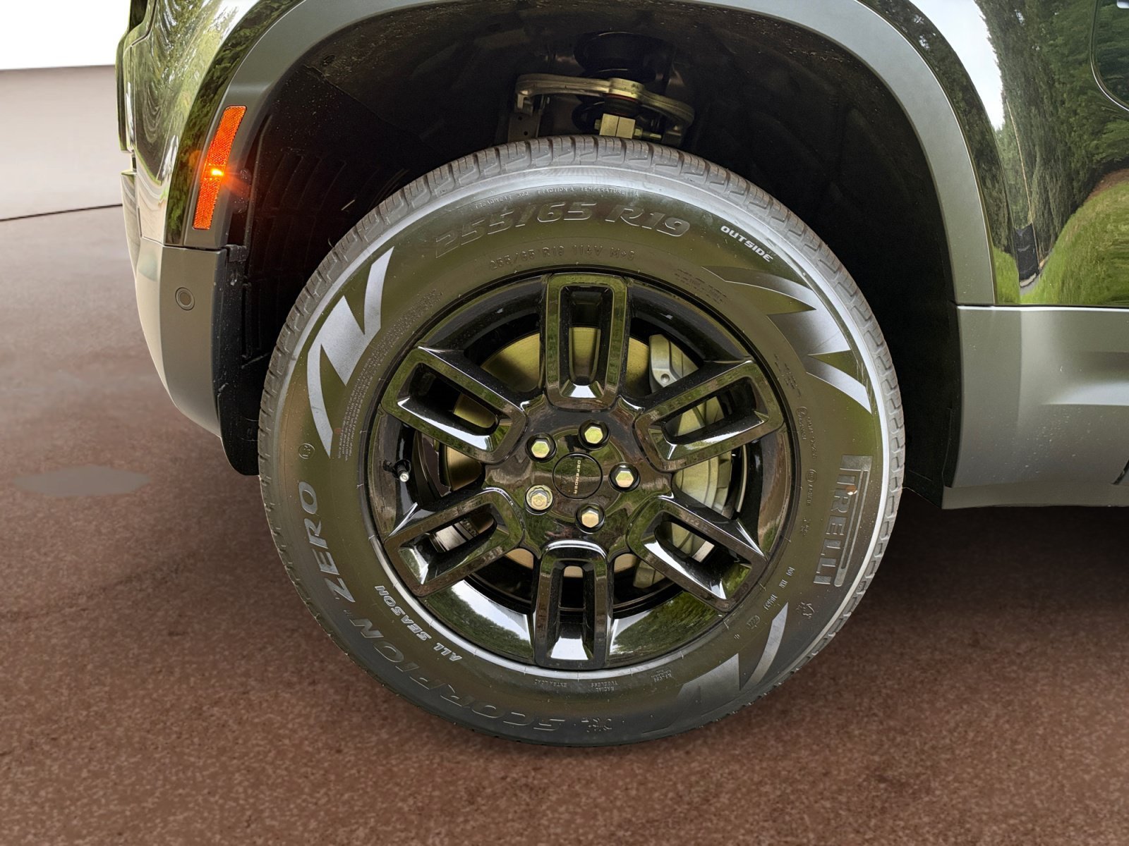 New 2026 Land Rover Defender 110 S AWD/4WD image 9