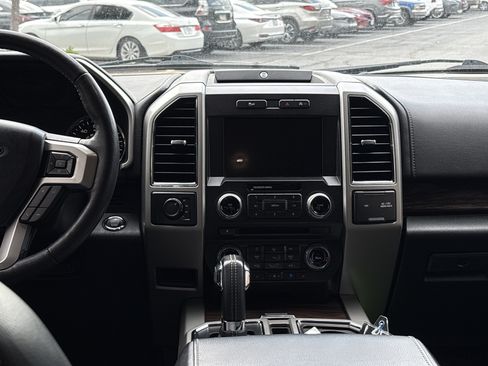 Used 2018 Ford F150 Lariat w/ Equipment Group 502A Luxury AWD/4WD image 19