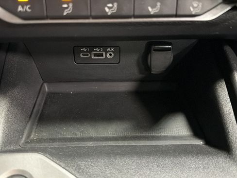 Used 2025 Nissan Altima 2.5 SV FWD image 29