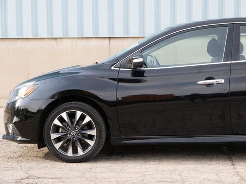 Used 2019 Nissan Sentra SR FWD image 7