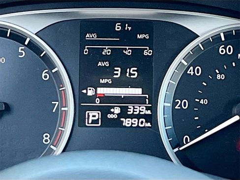 Certified 2024 Nissan Kicks S image 10