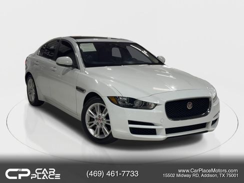 Used 2018 Jaguar XE Premium image 1