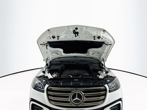 Used 2024 Mercedes-Benz GLS 450 4MATIC image 35