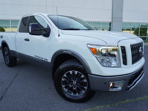 Used 2019 Nissan Titan PRO-4X w/ Pro-4x Convenience Package AWD/4WD image 1