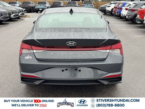 Certified 2023 Hyundai Elantra SEL w/ Preferred Accessory Package image 12