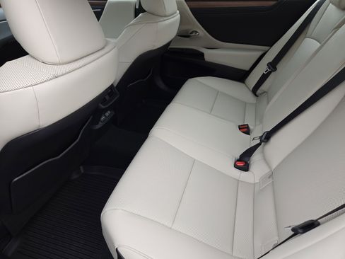 New 2025 Lexus ES 350 w/ Premium Package image 20