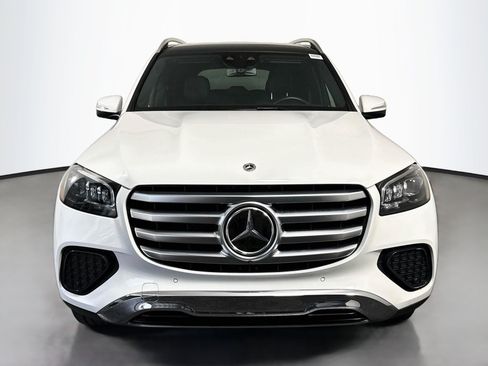Used 2025 Mercedes-Benz GLS 450 4MATIC image 2