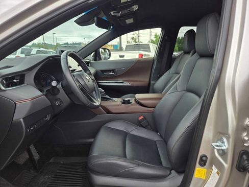 Used 2022 Toyota Venza XLE AWD/4WD image 22