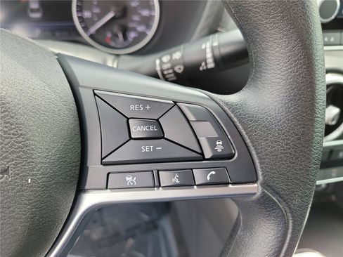 Used 2024 Nissan Sentra SV FWD image 22