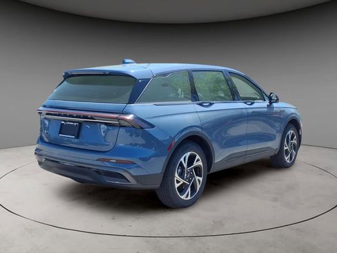New 2026 Lincoln Nautilus Premier w/ Equipment Group 102A AWD/4WD image 9