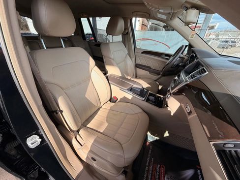 Used 2016 Mercedes-Benz GL 450 4MATIC image 26