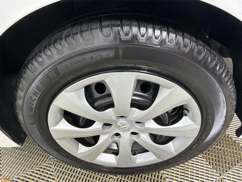 Used 2022 Toyota Corolla LE image 19