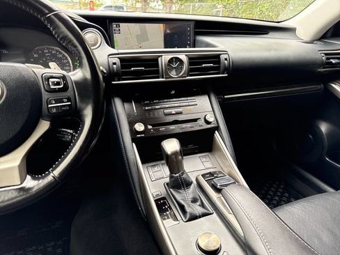 Used 2017 Lexus IS 300 AWD image 22