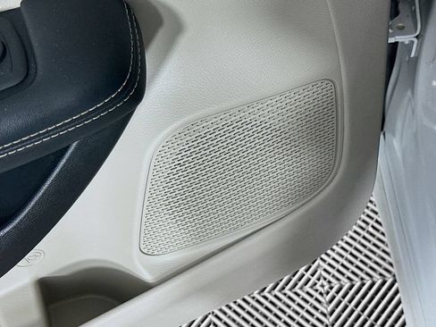 Certified 2023 Chrysler Voyager LX FWD image 27