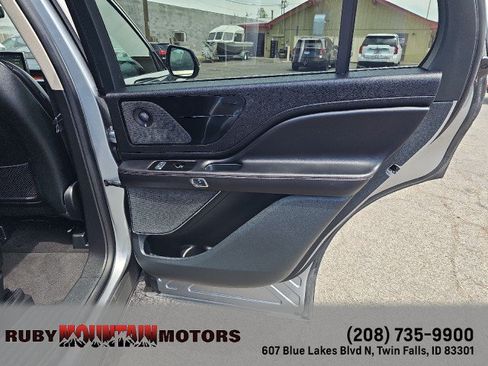 Used 2024 Lincoln Aviator Reserve AWD/4WD image 31