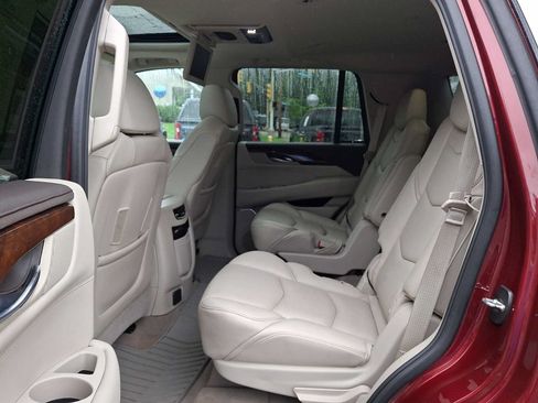 Used 2016 Cadillac Escalade Premium AWD/4WD image 10